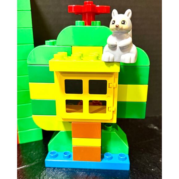 Lego Duplo Tree House and basic building block set special blocks & a squirrel - Picture 3 of 6